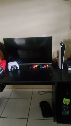 Ps5, mesa e tv 32 polegadas.  4300$ tudo.
