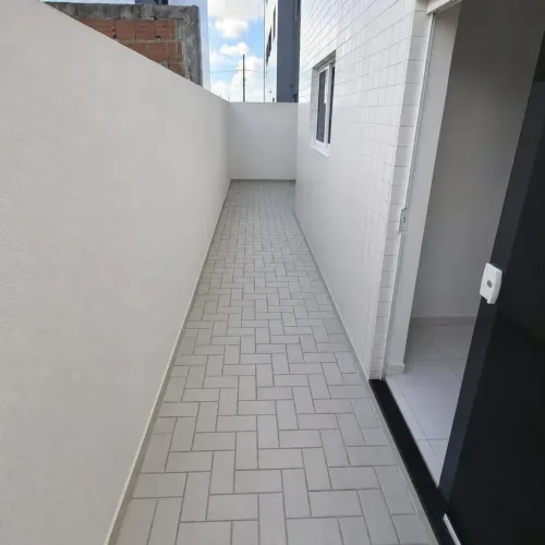 **APARTAMENTO TÉRREO COM ÁREA PRIVATIVA PARA ALUGAR NOVO GEISEL!**
