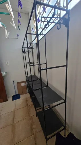 Vende-se roupeiro