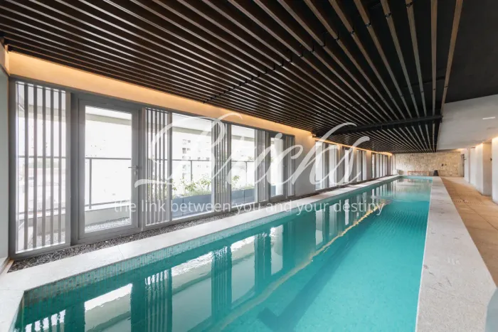 APARTAMENTO A VENDA NO CAMPO BELO 211 M², COM PISCINA COBERTA RAIA 25 MTS