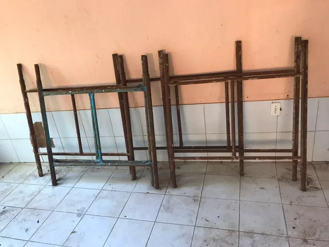 Vendo 6 andaimes 120,00 cada 