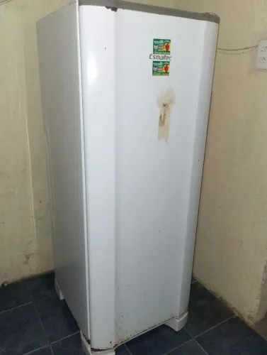 Geladeira esmaltec roc31 motor parou de funcionar 