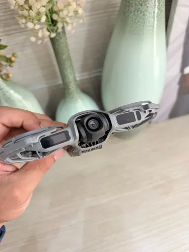 SOMENTE O DRONE DJI NEO 2