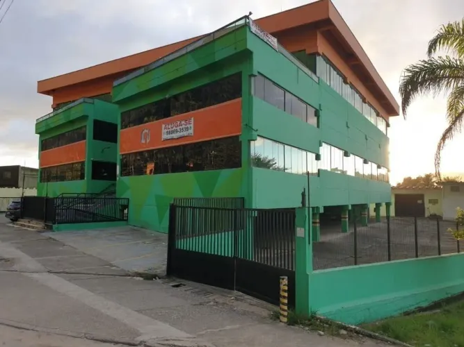 PRÉDIO COML 6.672M² Á VENDA GUARUJÁ- PÉ DIREITO 6M