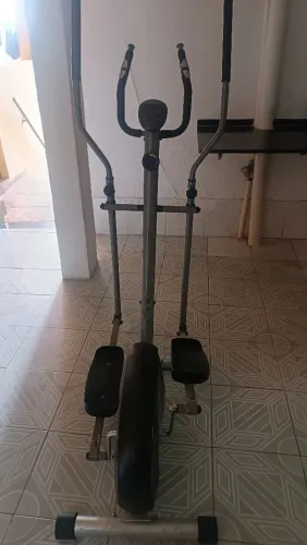 Elíptico em ótimo estado.