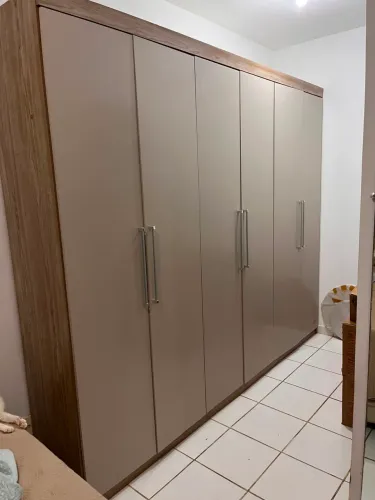 Guarda roupa 6 portas