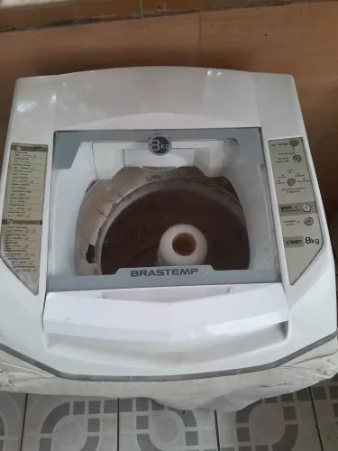 Leia o anúncio: Vendo máquina de lavar Brastemp 8kg para aproveitar peças