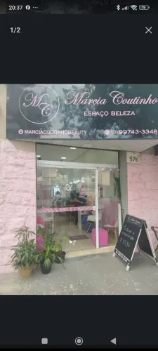 Vaga para auxiliar de cabelereiro
