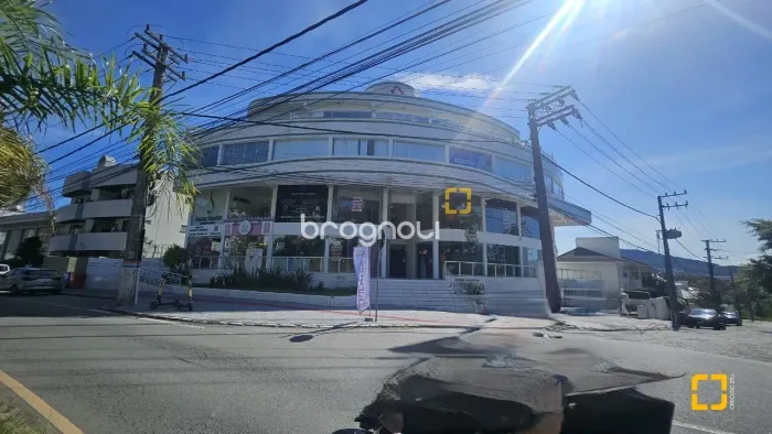 Sala comercial à venda no Córrego Grande