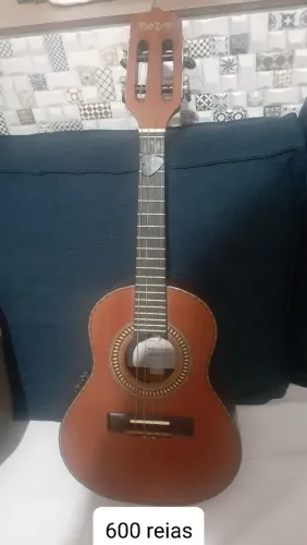 Cavaquinho eletrônico