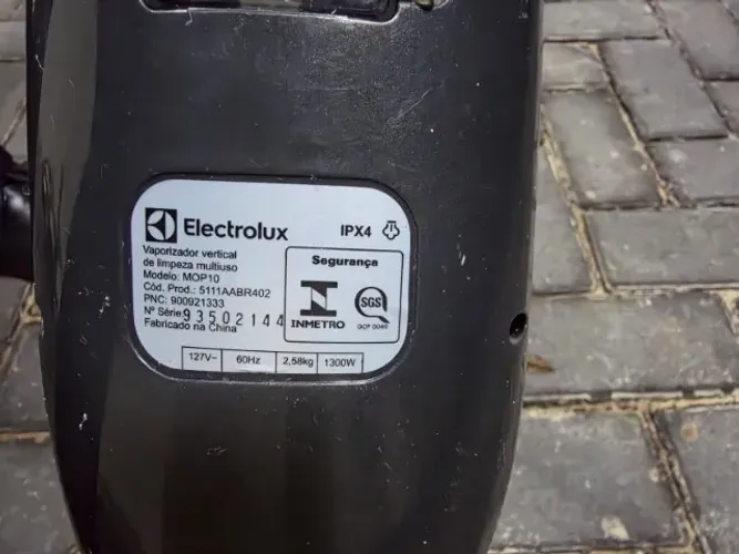 Vaporizador e Higienizador Vertical Electrolux PowerMop MOP10 (127V) - Usado com pouco uso