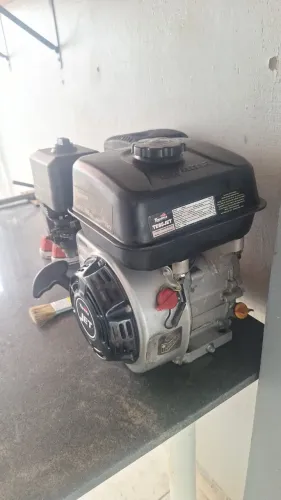 Motor toyama 6.5 semi novo, 