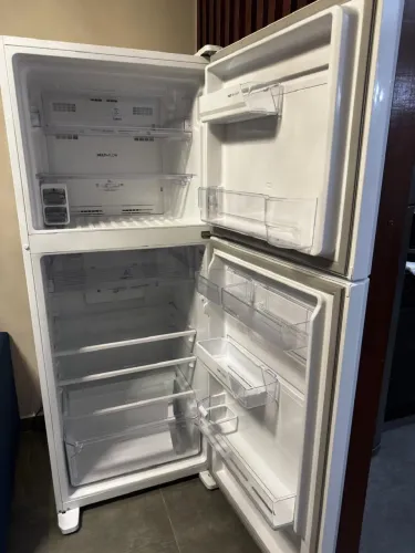 Geladeira Electrolux frost free 431L 220V