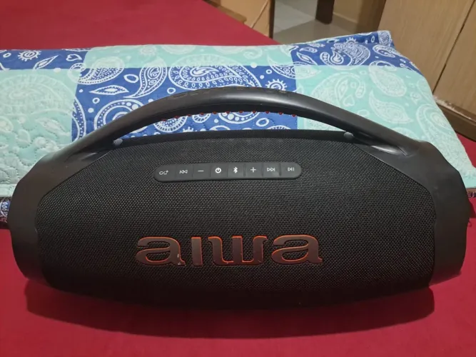 AIWA BBS-01-B / Boombox Plus.