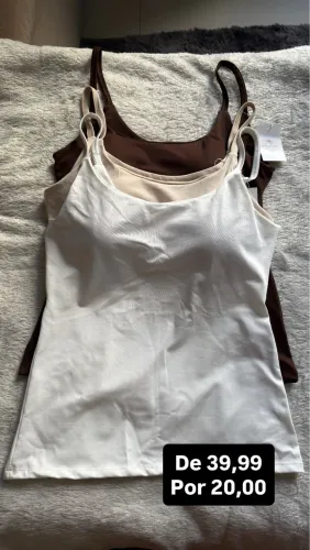 Roupas em promoção