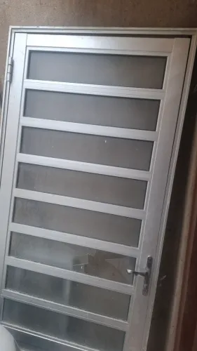 Portão alumínio