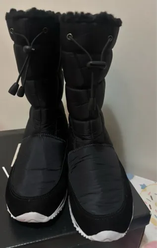 Bota tênis forrada