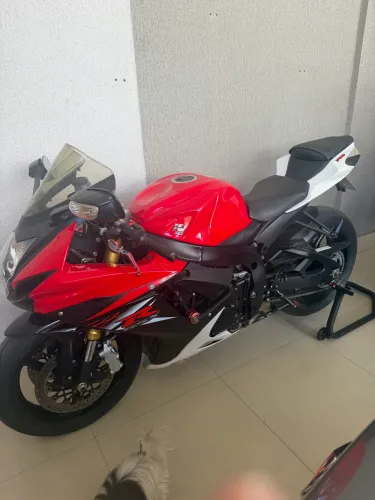 MOTO SUZUKI GSXR 750