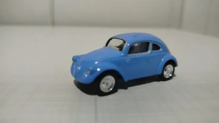 Miniatura Volkswagen Beetle Green Light 1/64