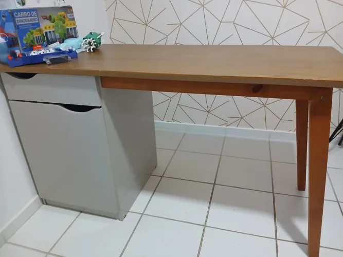 Vendo Escrivaninha Madeira/MDF