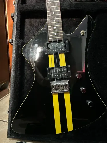 Guitarra Washburn A-5 (relíquia)