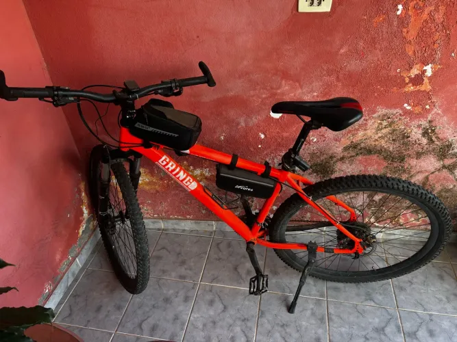 Bicicleta Aro 29, com acessórios.