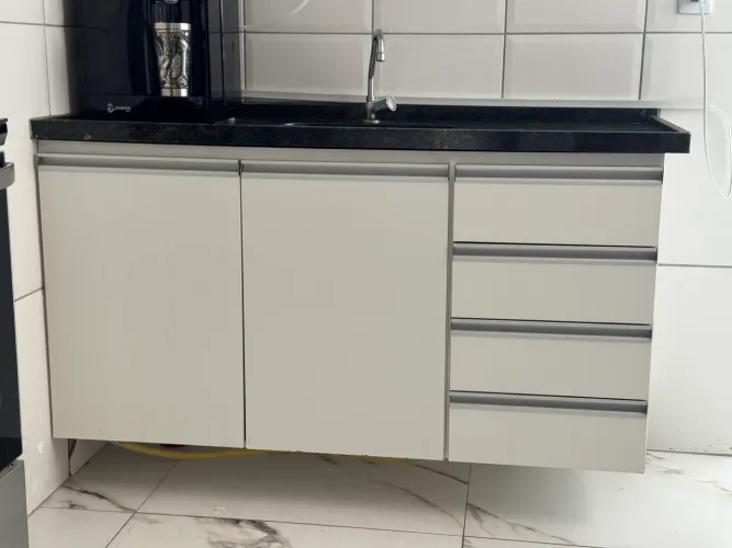 Armário de cozinha completo