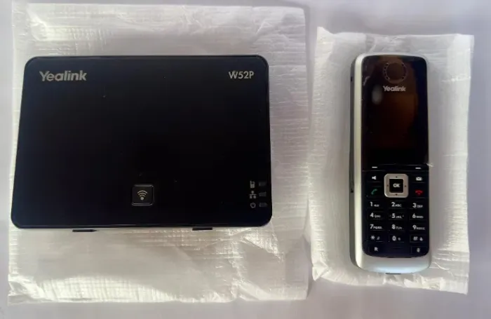 Telefone IP Sem Fio DECT Yealink W52P com Base - Novo