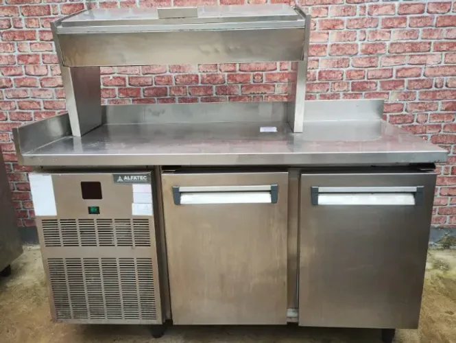 Balcão Refrigerado 1,50m ALFATEC c/ Gabinete Superior - Visitação em Showroom