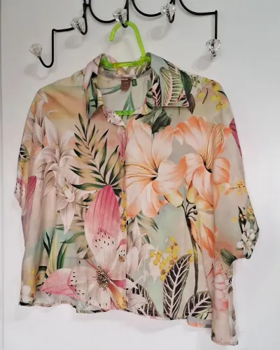 Blusa cropped FARM nunca usada