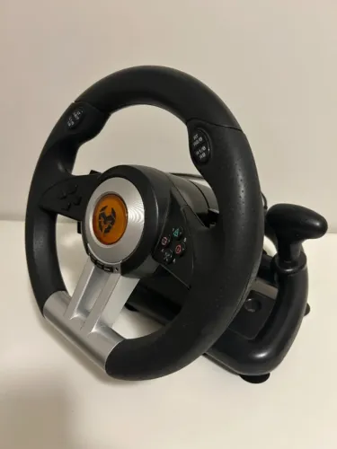 Volante Gamer Krom K-Wheel com Pedais e Câmbio - PC, PS4, PS3 e Xbox One