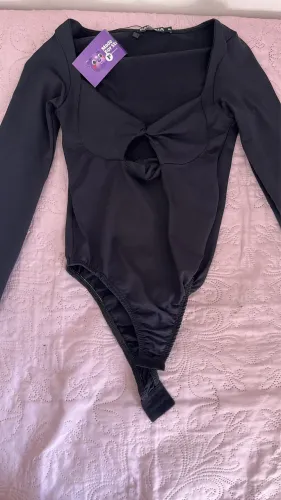 body preto manga longa 