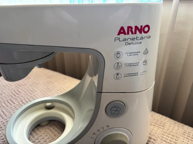 Batedeira Arno Planetária Deluxe