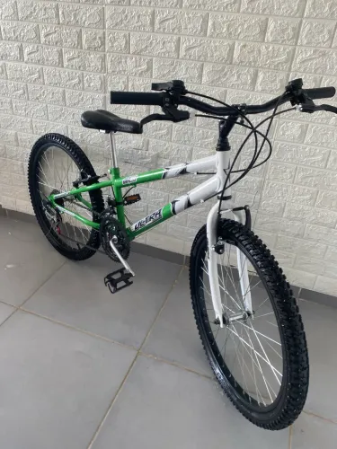 Bicicleta aro 24 nova sem uso