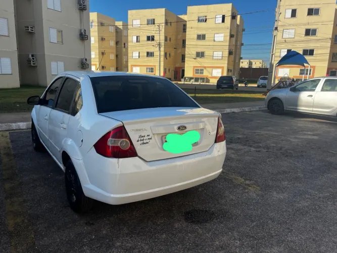 Ford Fiesta Sedan 1.0 8V Flex 4P 2009