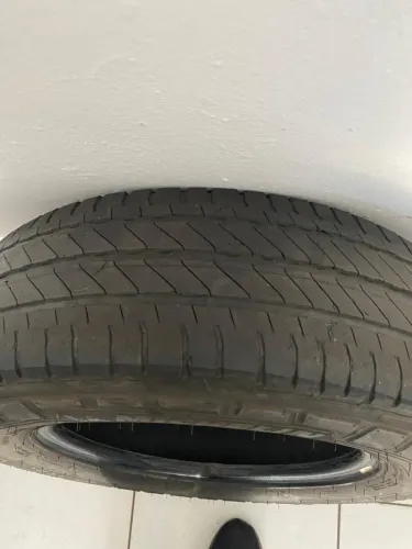 Pneu 205/75 R15 zerado