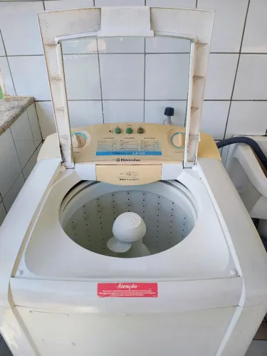 Máquina de Lavar Eletrolux 10 kg 220v com transformador já incluso