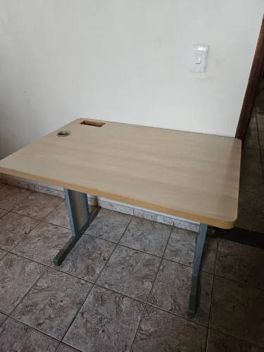 Mesa para escritorio / escrivaninha