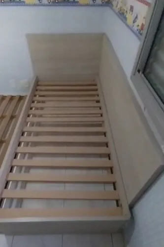 Cama com auxiliar, linda super conservada