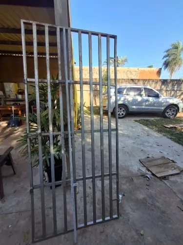 Grade de porta