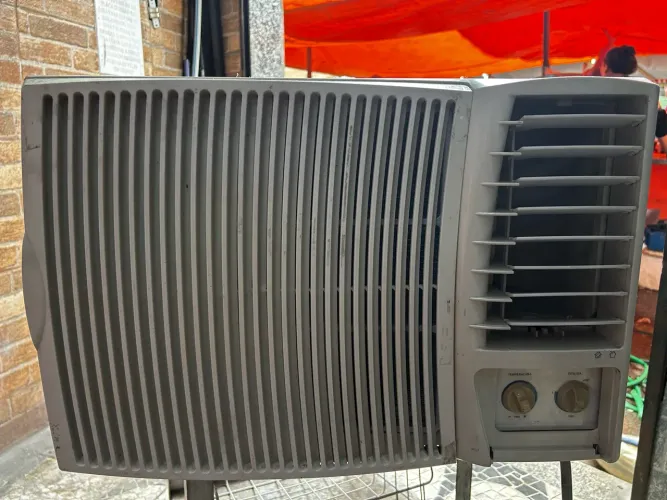 Ar condicionado Springer Silentia 12.000 BTU / 220V