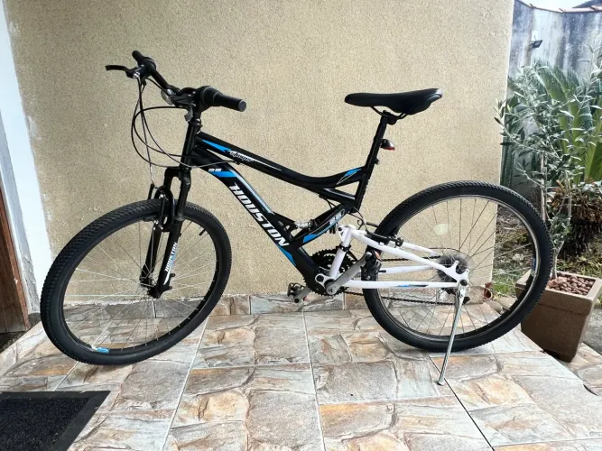 Bicicleta Houston Stinger Aro 26 com Freio V-Brake 21 Marchas