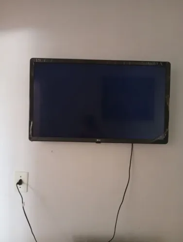 Smartv LG 32 polegadas nova. Urgente! Quanto a vista?