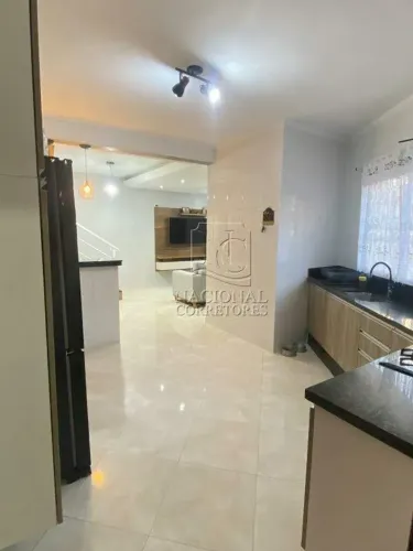 Sobrado amplo à venda na Vila Camilópolis 3 dormitórios, suíte, 6 vagas e churrasqueira!