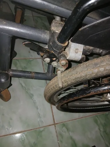Cadeira de rodas pequena