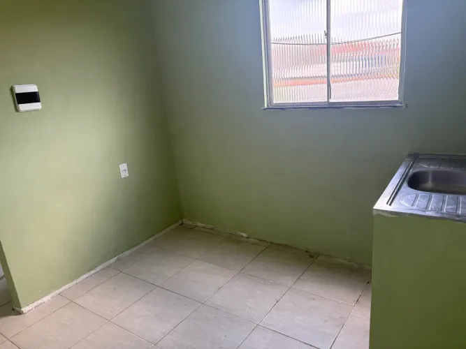 Vendo kitnet 2 quartos na Pedreira excelente localização 
