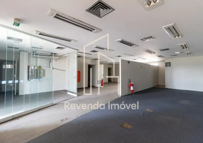 Salão Comercial à Venda em São Paulo-SP, Alto de Pinheiros: 6 Salas, 3 Banheiros, 12 Vagas