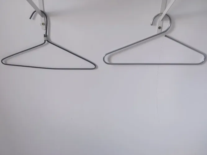 Cabides de roupa $2