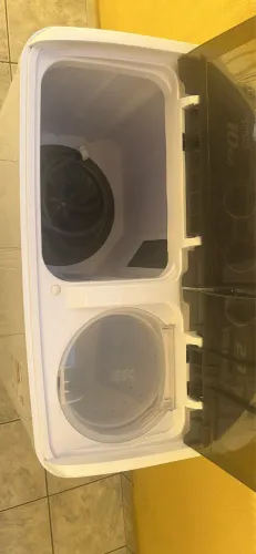 Máquina de lavar e secar roupas