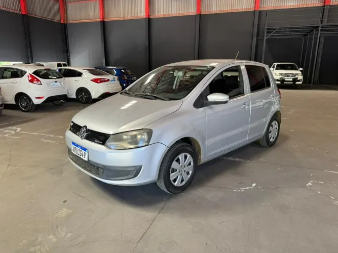 Volkswagen Fox Bluemotion 1.6 MI Total Flex 5P. 2013
